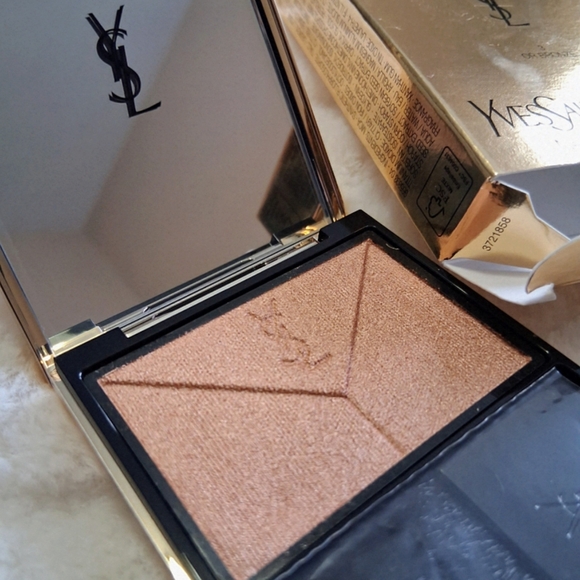 Yves Saint Laurent (YSL) Couture Highlighter In Shade 03 OR BRONE - Picture 9 of 10